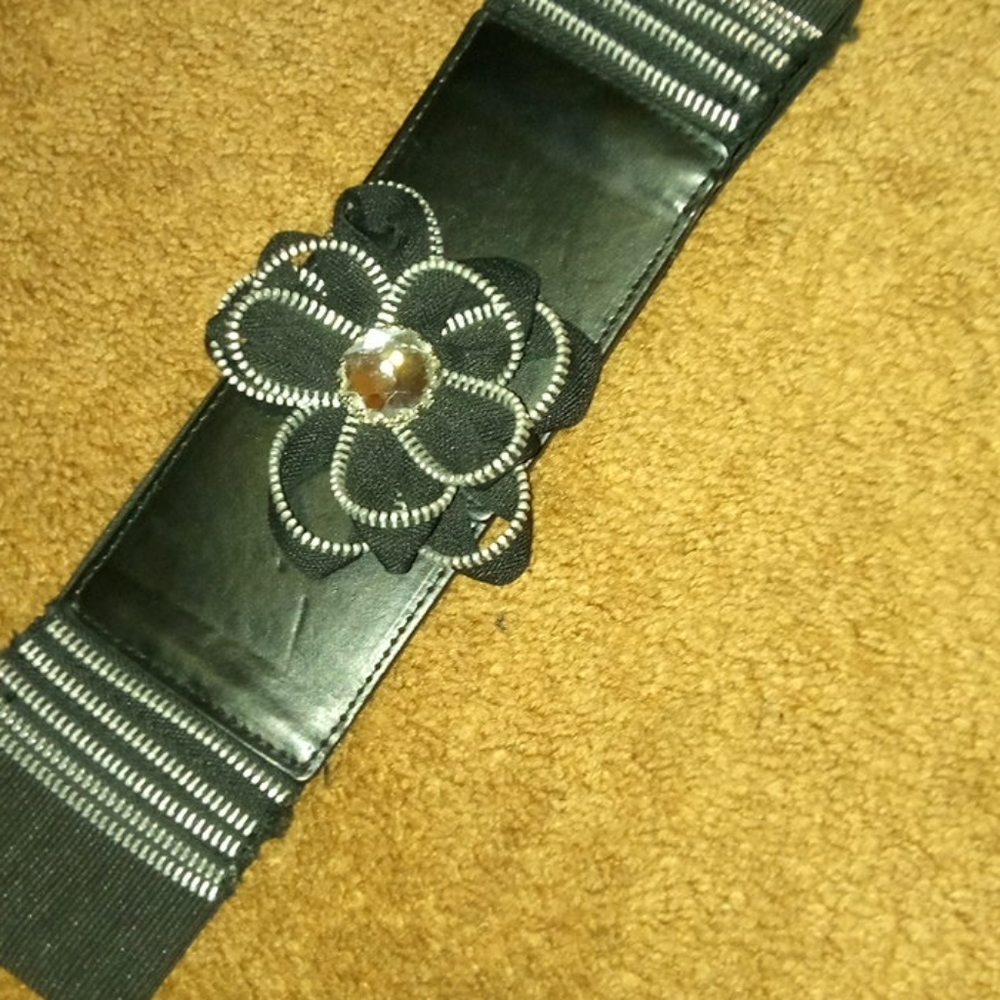 Black flower belt